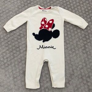 GAP Disney Minnie Mouse sweater outfit
